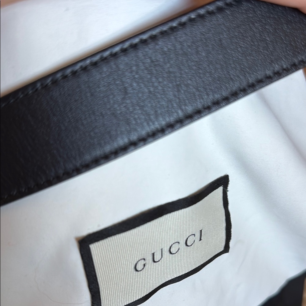 Gucci Black Leather Belt with Gold Buckle - Picture 4 of 5